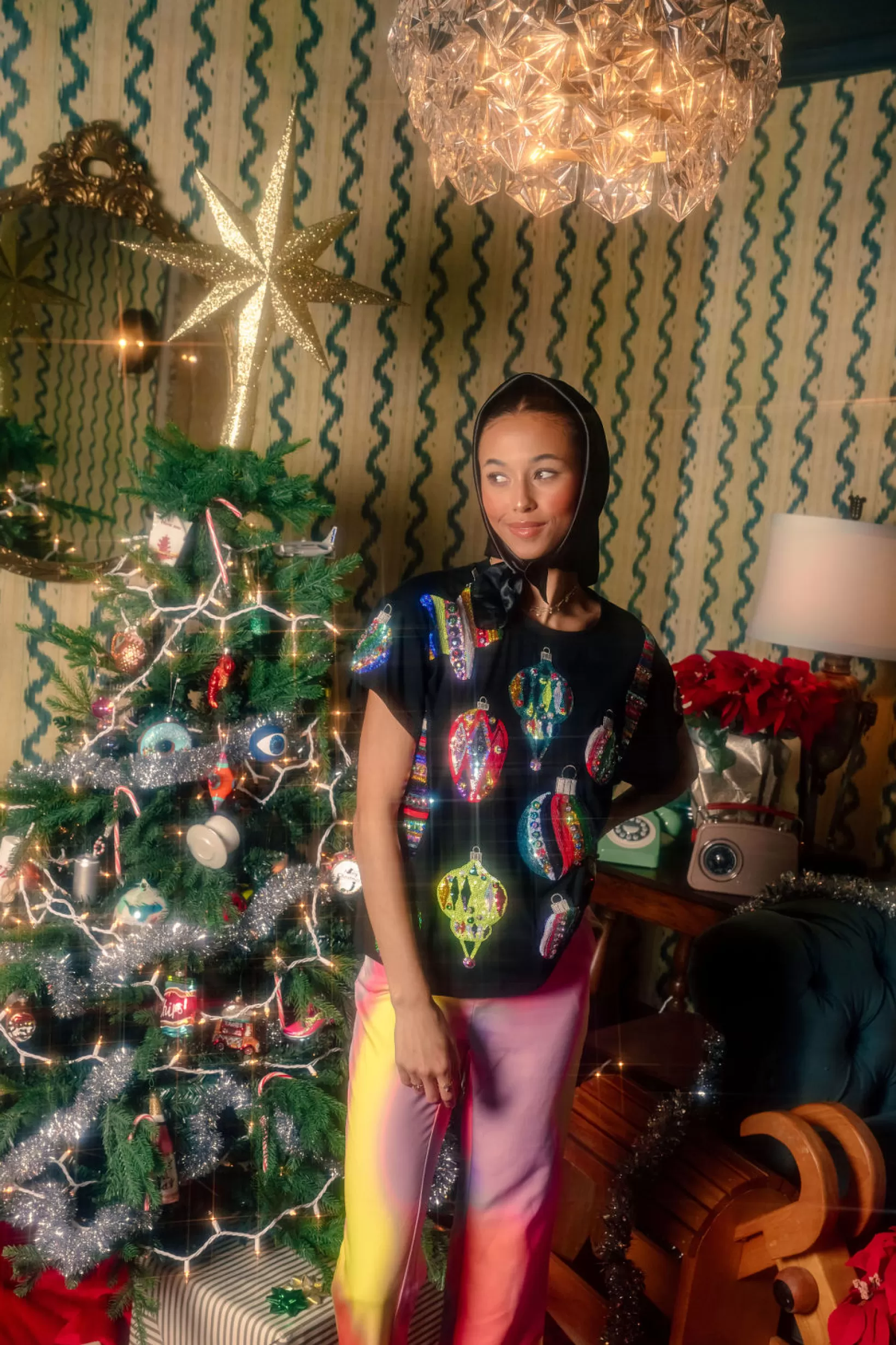 Online Queen of Sparkles Multi Color Ornaments Tee Black